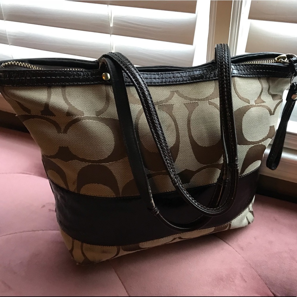Coach Bag - Picture 2 of 6